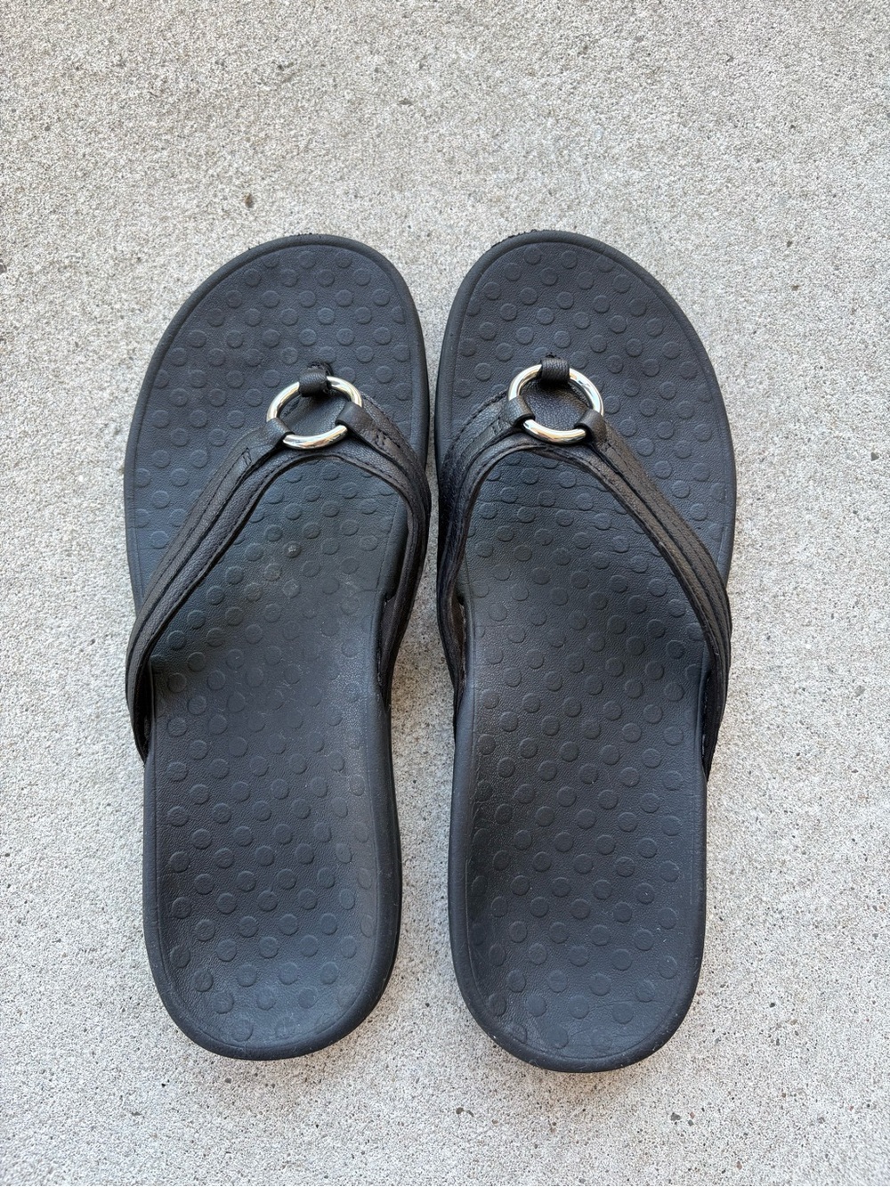 Vionic Tide Aloe Women's Black Leather Orthotic Toe-Post Sandals Size 11